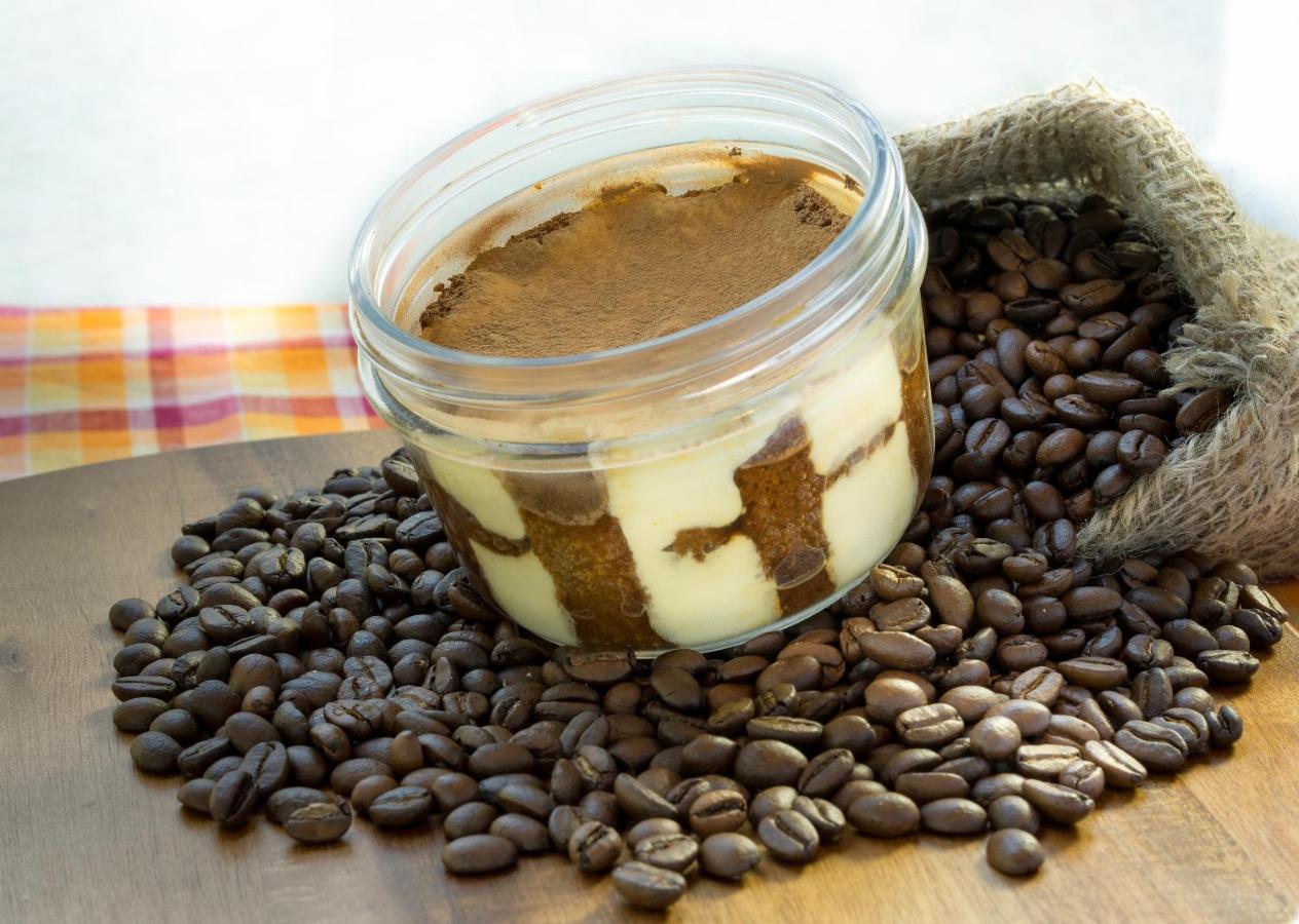 The Raintree, St. Mary'S Road Hotel Chennai Ngoại thất bức ảnh Coffee pudding