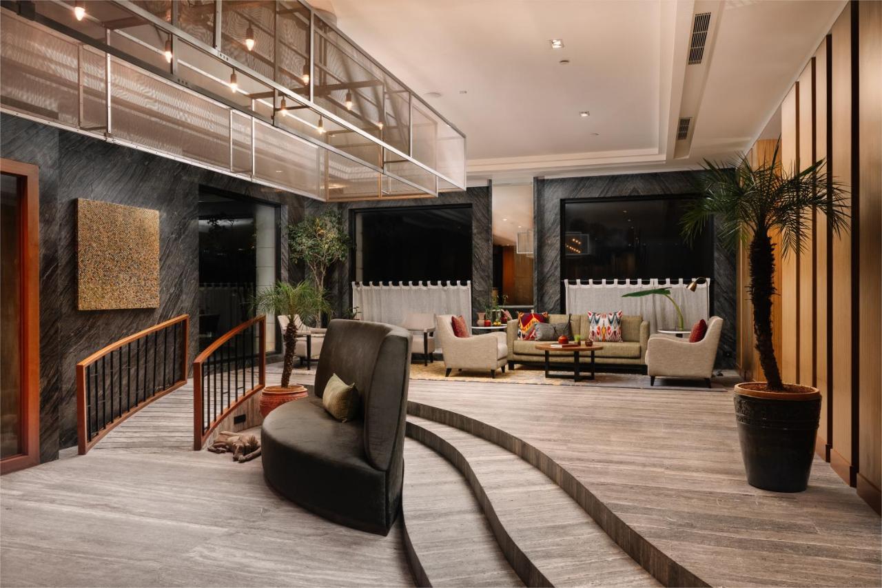 The Raintree, St. Mary'S Road Hotel Chennai Ngoại thất bức ảnh Lobby