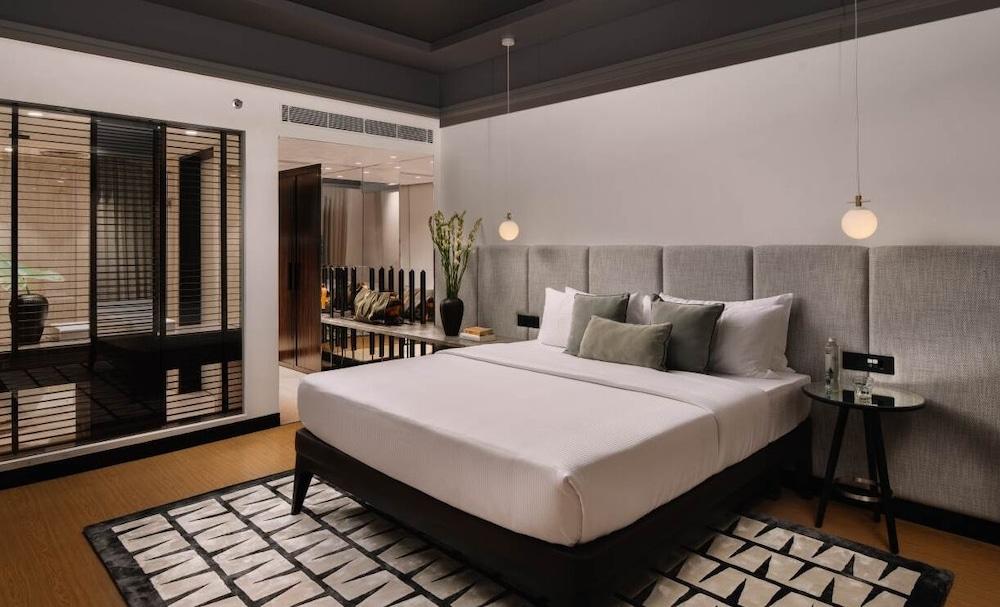 The Raintree, St. Mary'S Road Hotel Chennai Ngoại thất bức ảnh Deluxe Room